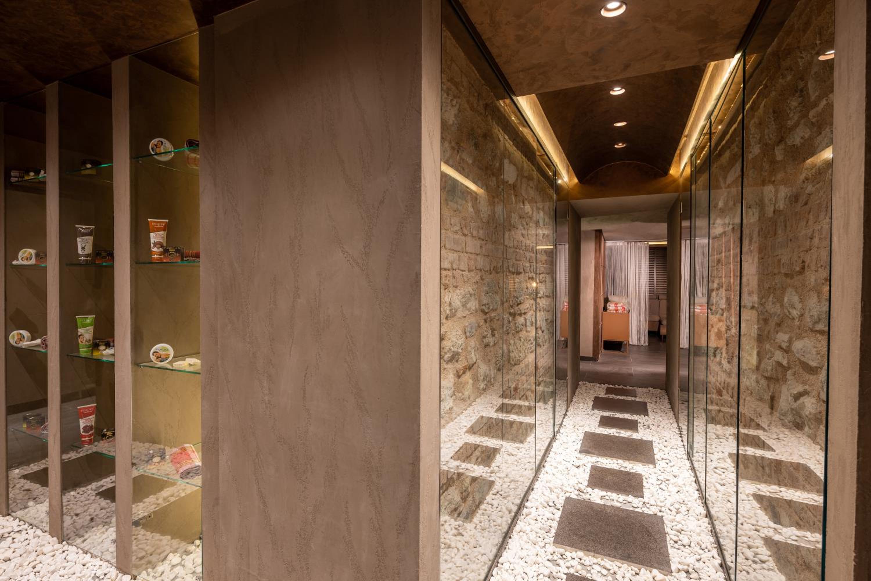 Cronton Design Hotel - Image 97