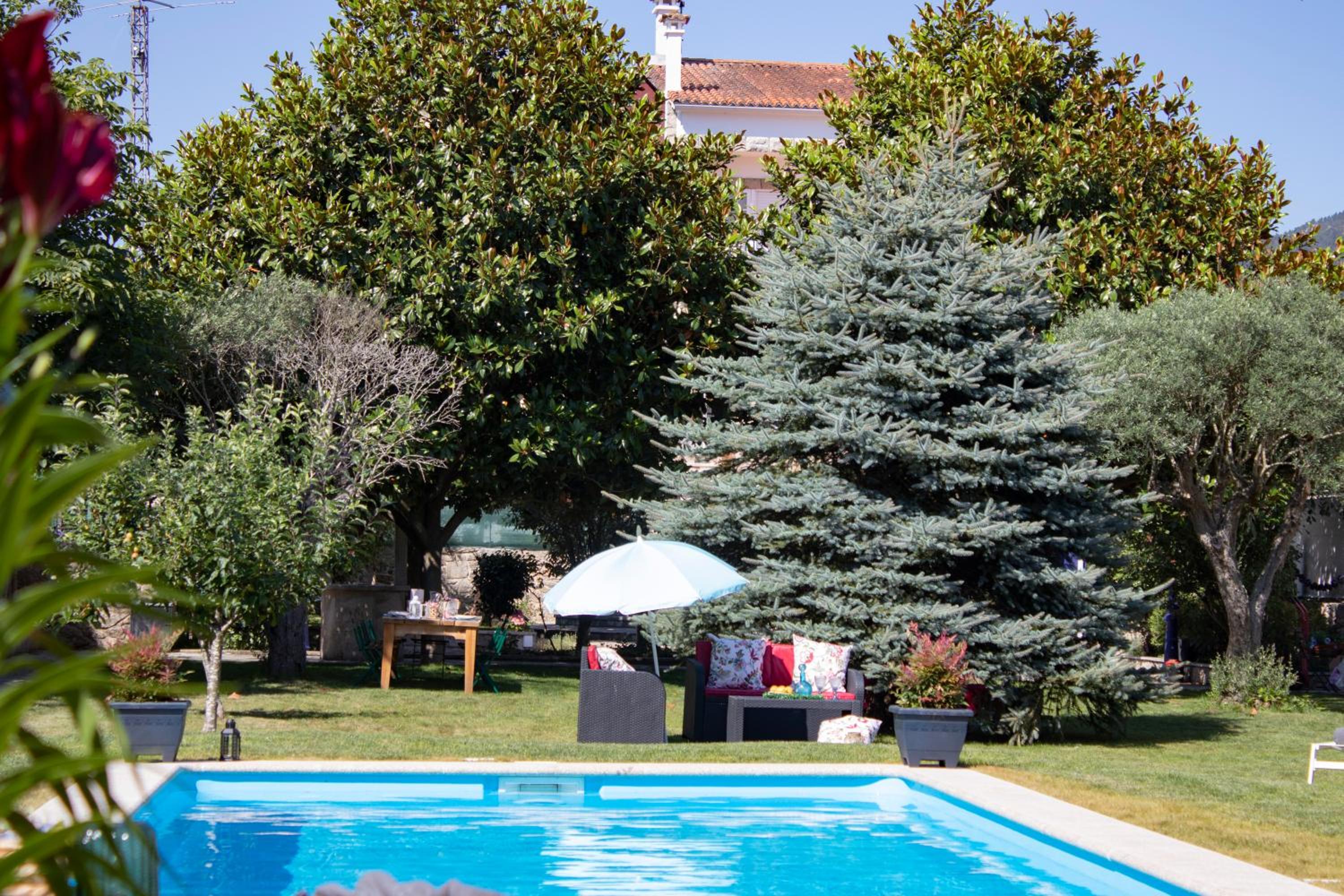 Luxury Singular Villa Rosa
