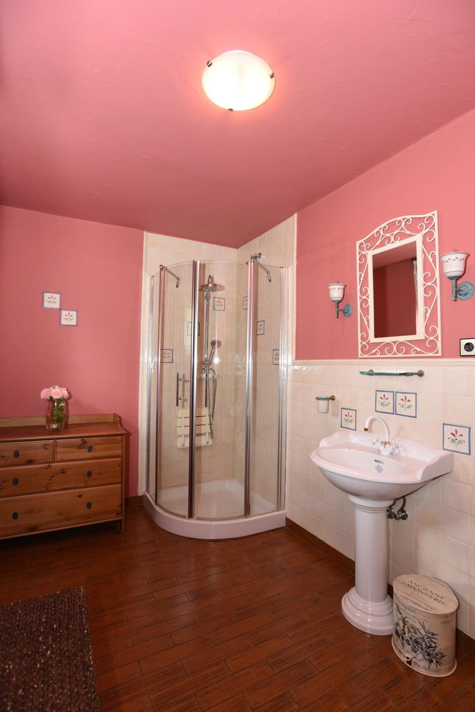 LakeView Apartment