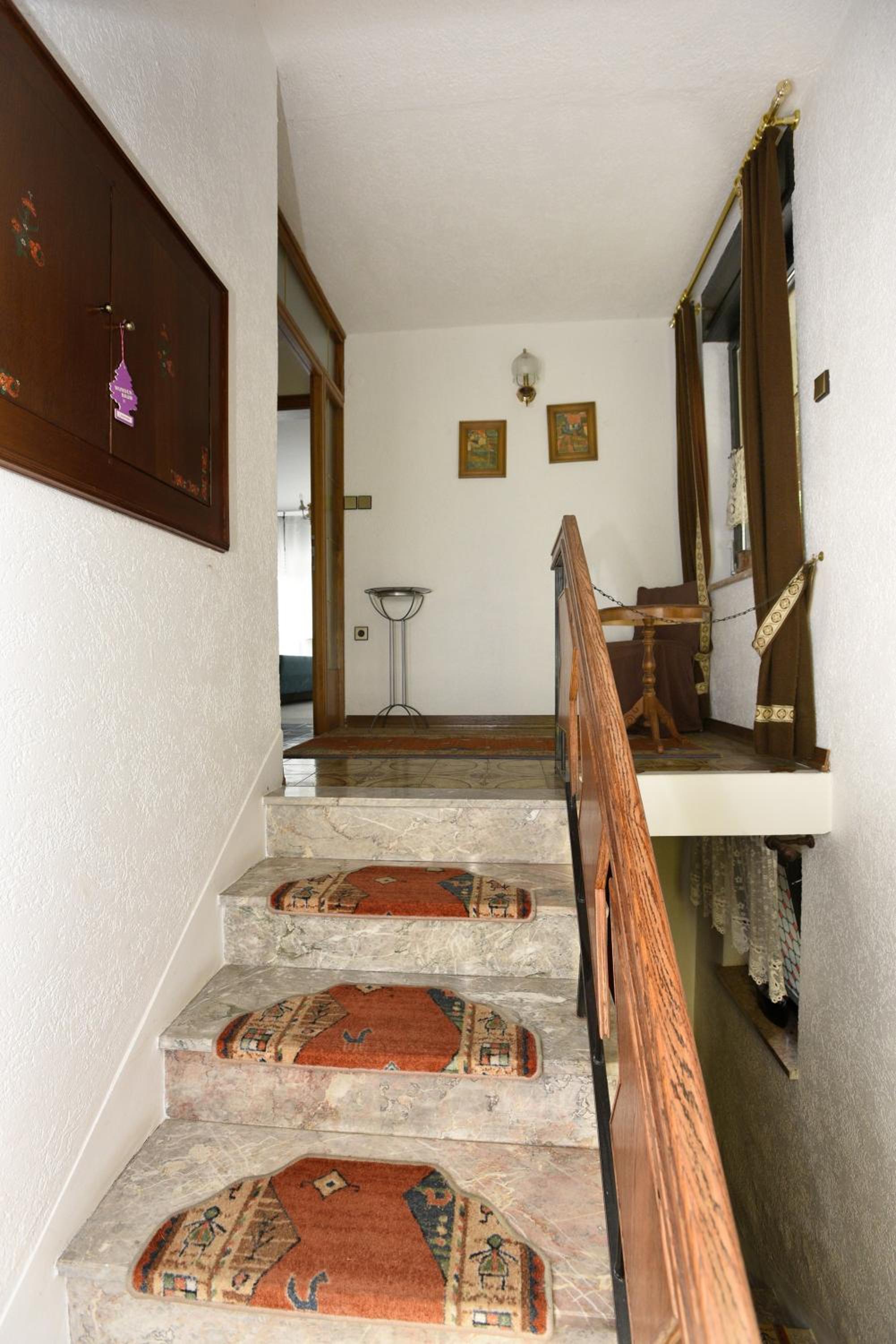 LakeView Apartment