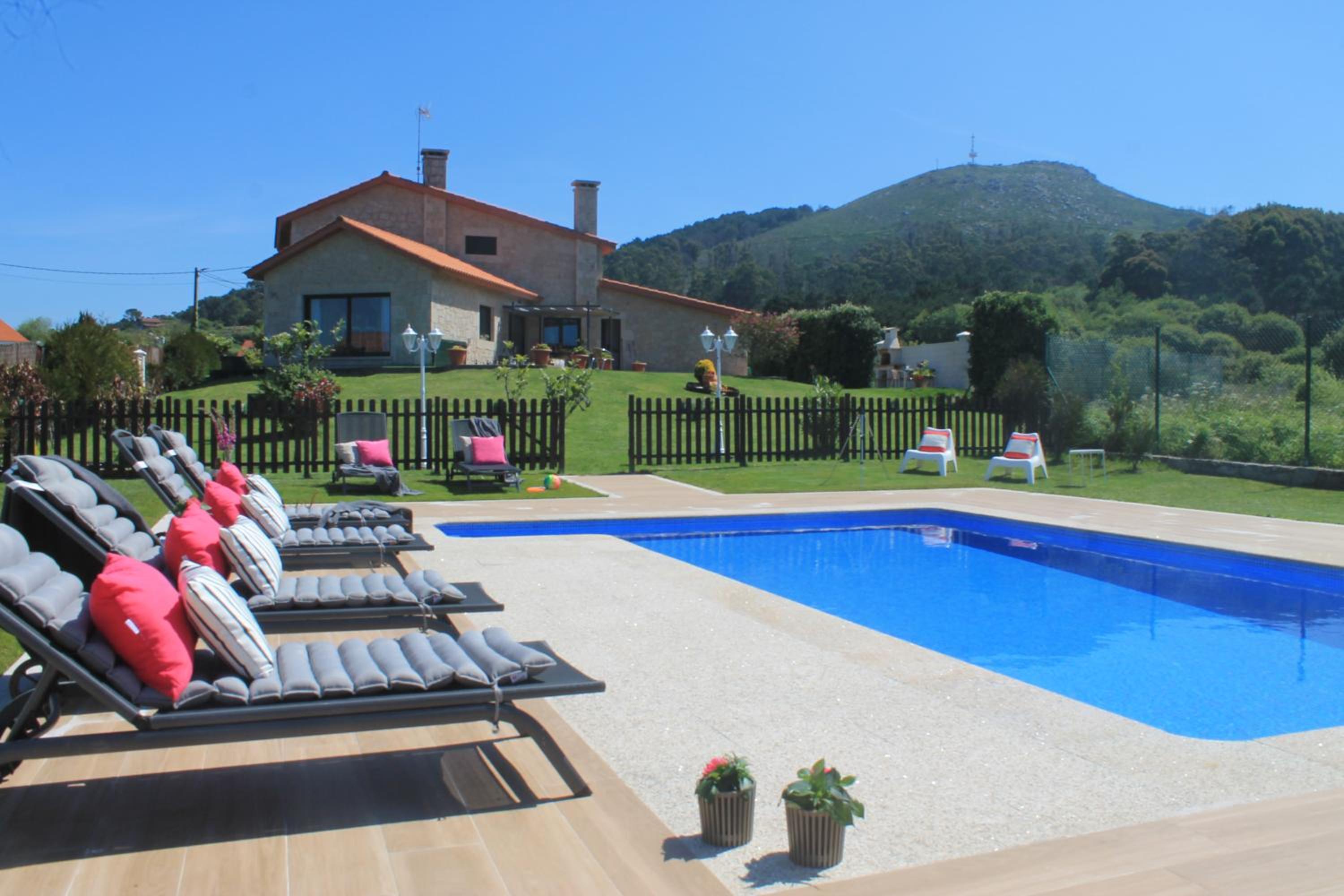 Luxury Singular Villa Carolina