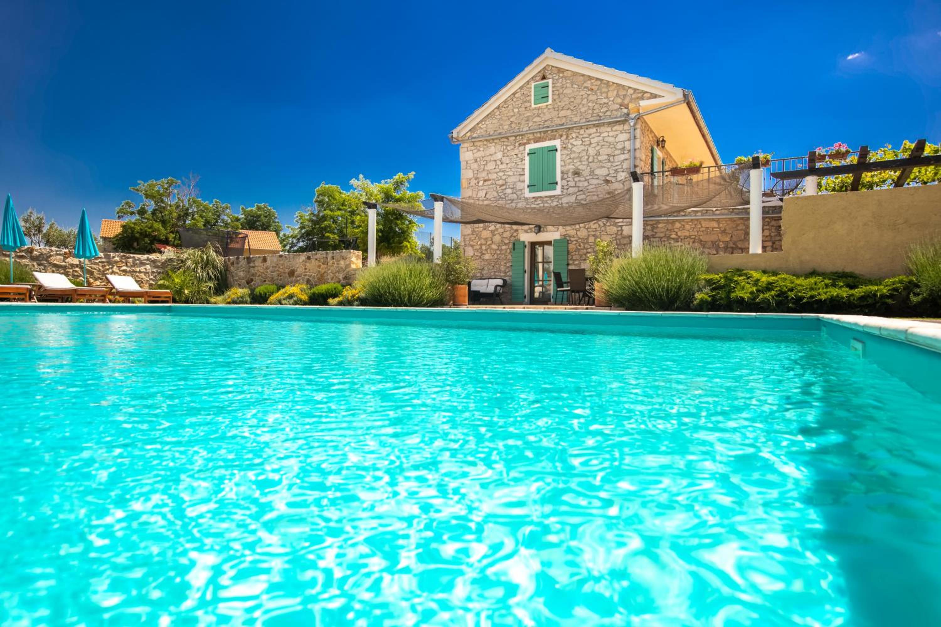 Božini dvori- Villa with Pool, Sauna , Jacuzzi and multifunkcional sport Court view 3