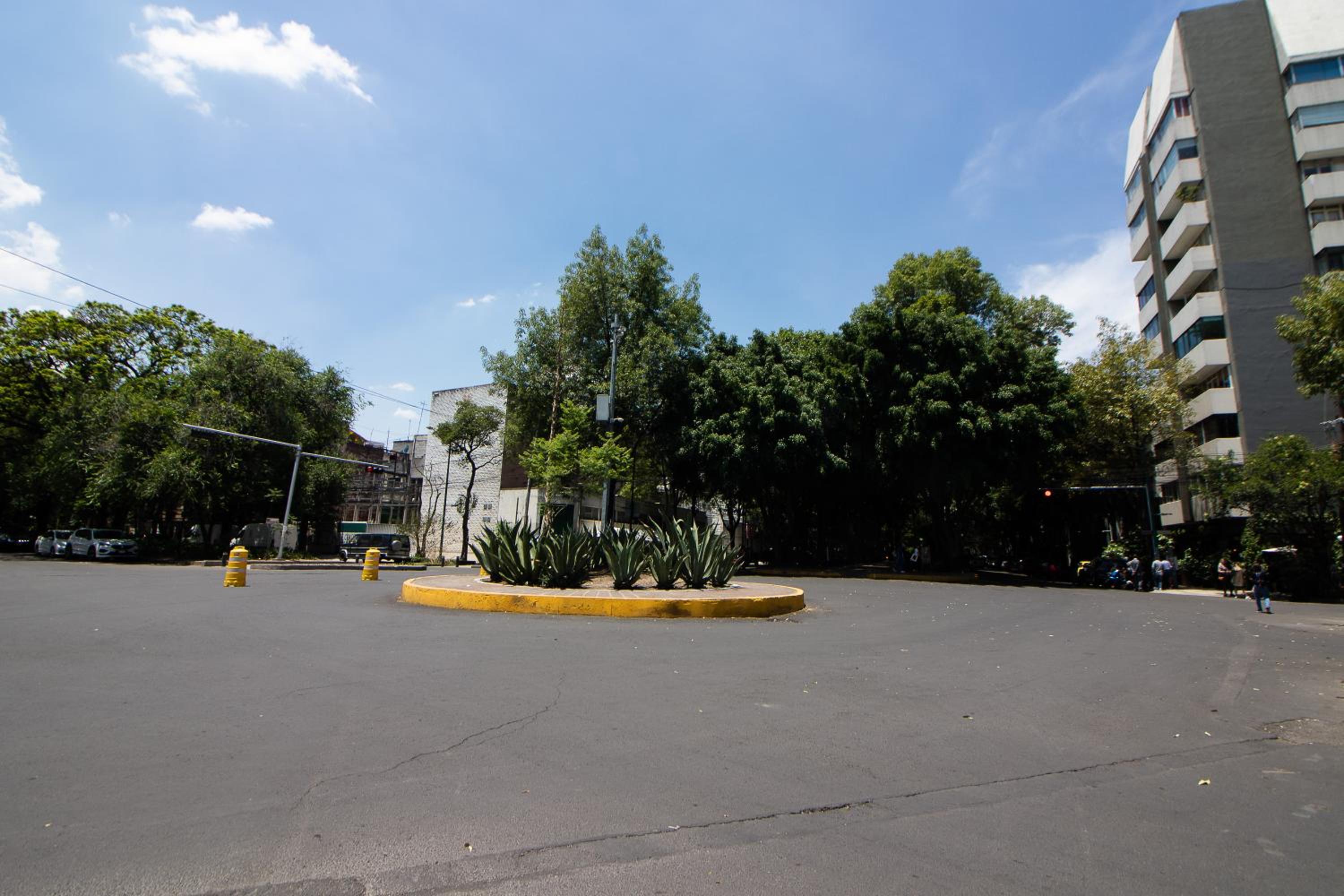 LA CONDESA: BEAUTIFUL DESIGNED STUDIO view 2