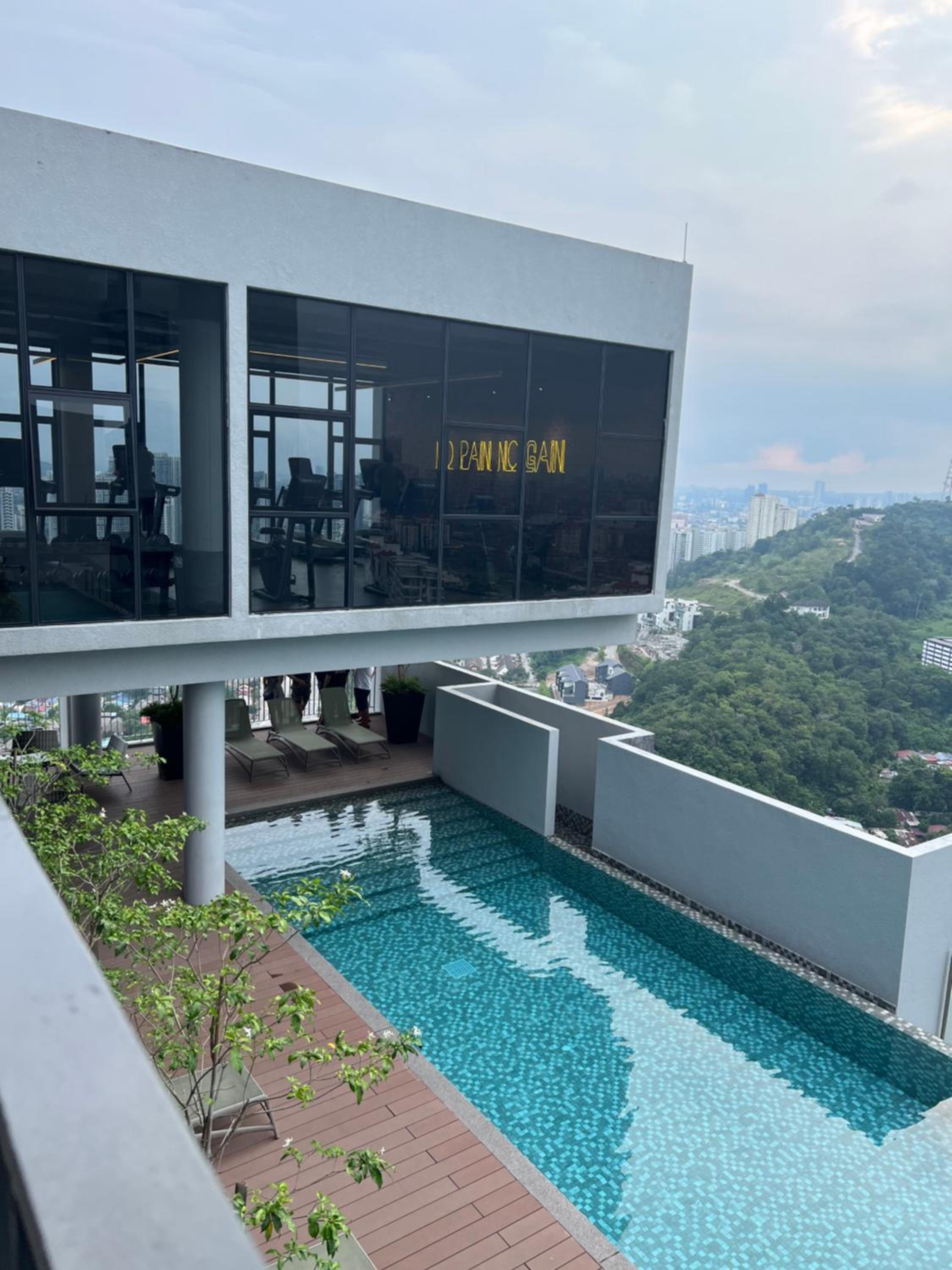 Millerz Square 3 bedroom near Old klang road Mid valley Beautiful night view