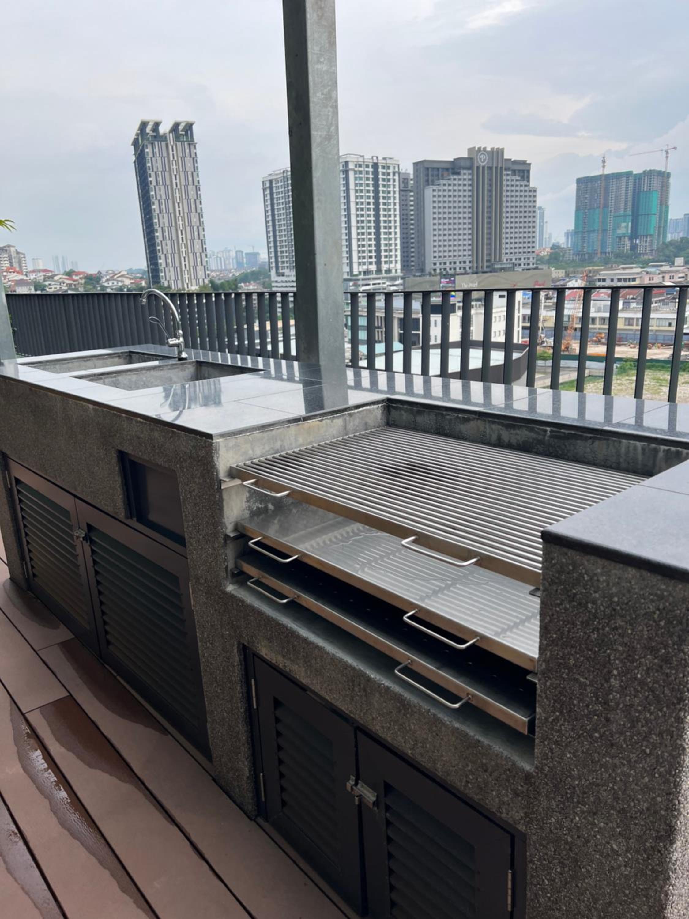 Millerz Square 3 bedroom near Old klang road Mid valley Beautiful night view