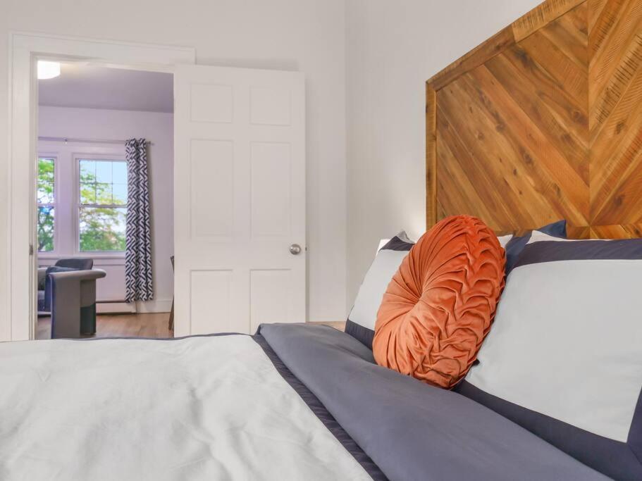 Newburgh Vacations - MidCentury Mod Suite, Hudson River/Mt Beacon Views - Property Image 35