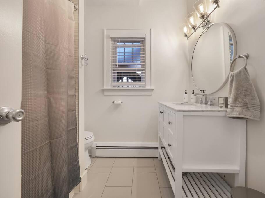 Newburgh Vacations - MidCentury Mod Suite, Hudson River/Mt Beacon Views - Property Image 31