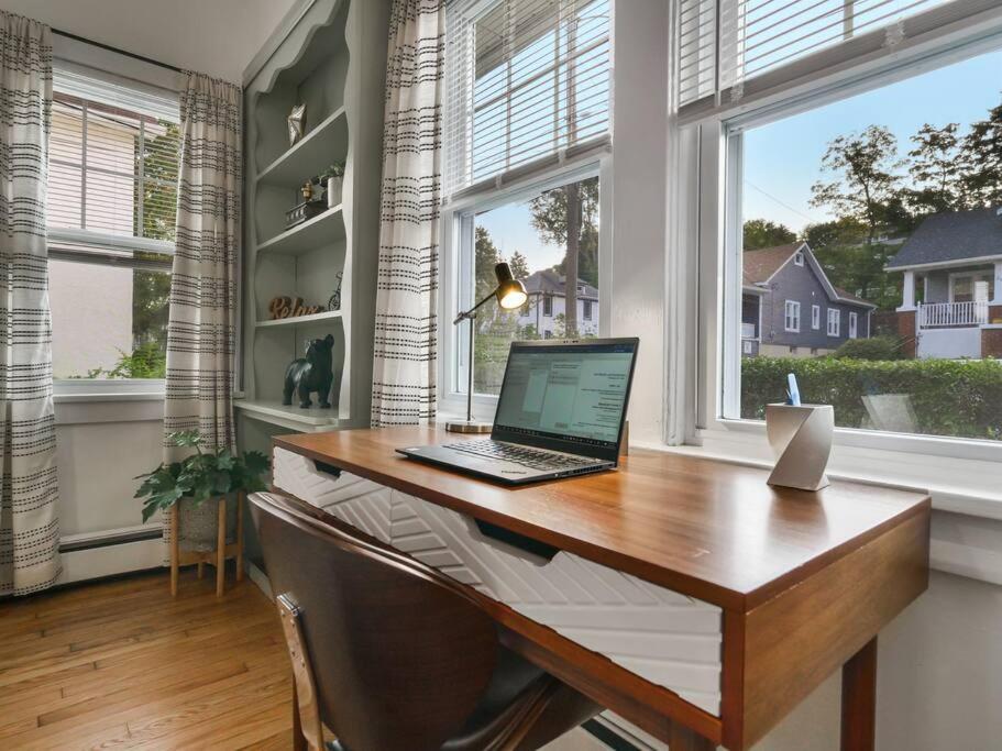 Newburgh Vacations - MidCentury Mod Suite, Hudson River/Mt Beacon Views - Property Image 3
