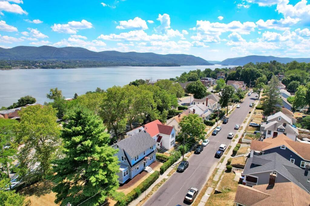 Newburgh Vacations - MidCentury Mod Suite, Hudson River/Mt Beacon Views - Property Image 9
