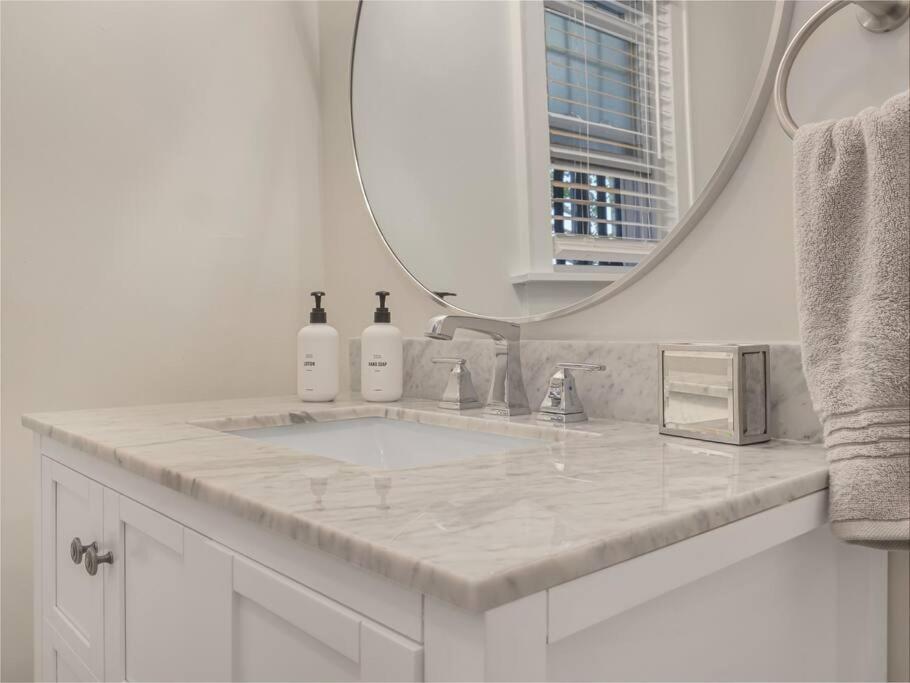 Newburgh Vacations - MidCentury Mod Suite, Hudson River/Mt Beacon Views - Property Image 32