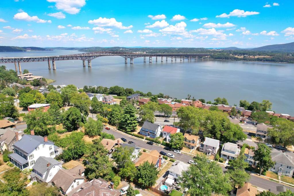 Newburgh Vacations - MidCentury Mod Suite, Hudson River/Mt Beacon Views - Property Image 21