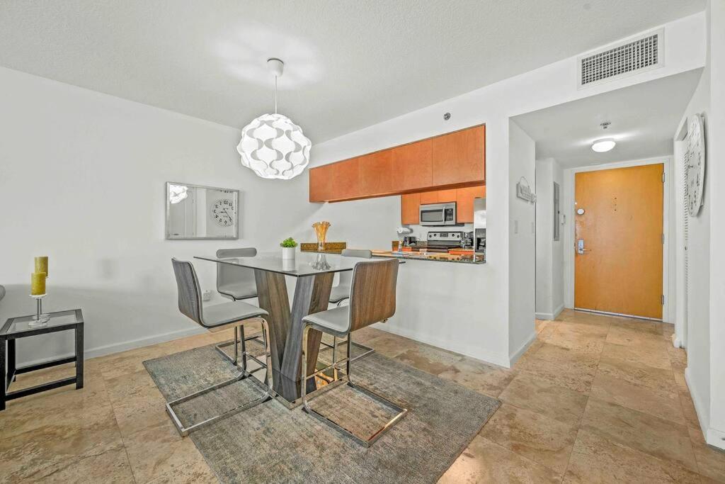 PH Luxury 1 Bed 1 Bath • Brickell • Ocean Views