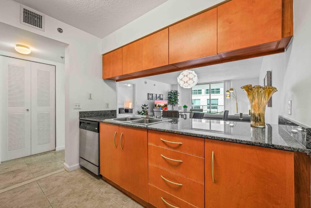 PH Luxury 1 Bed 1 Bath • Brickell • Ocean Views