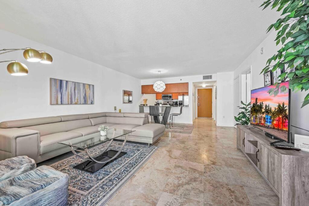 PH Luxury 1 Bed 1 Bath • Brickell • Ocean Views