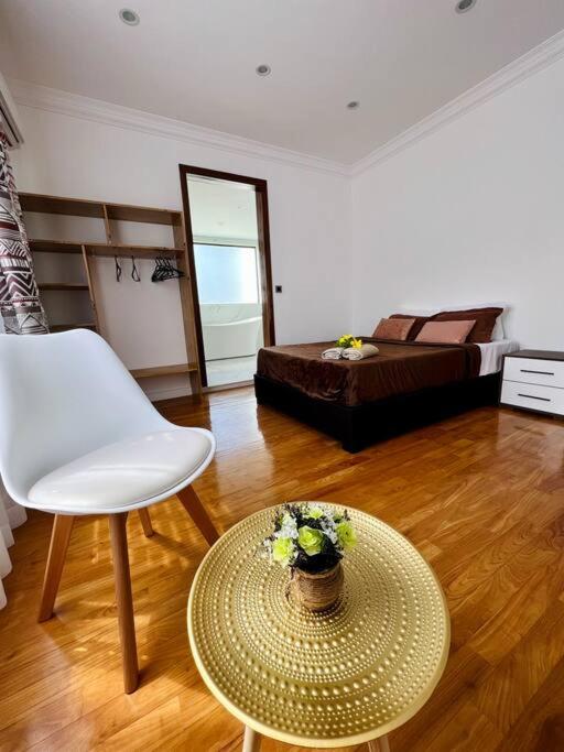 Villa Pereybère White Pearl view 4