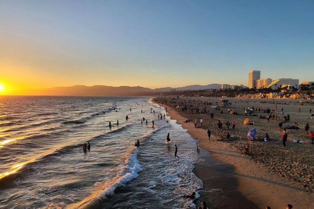 The Best Santa Monica Beach Area, Any days,Newly Remodeled