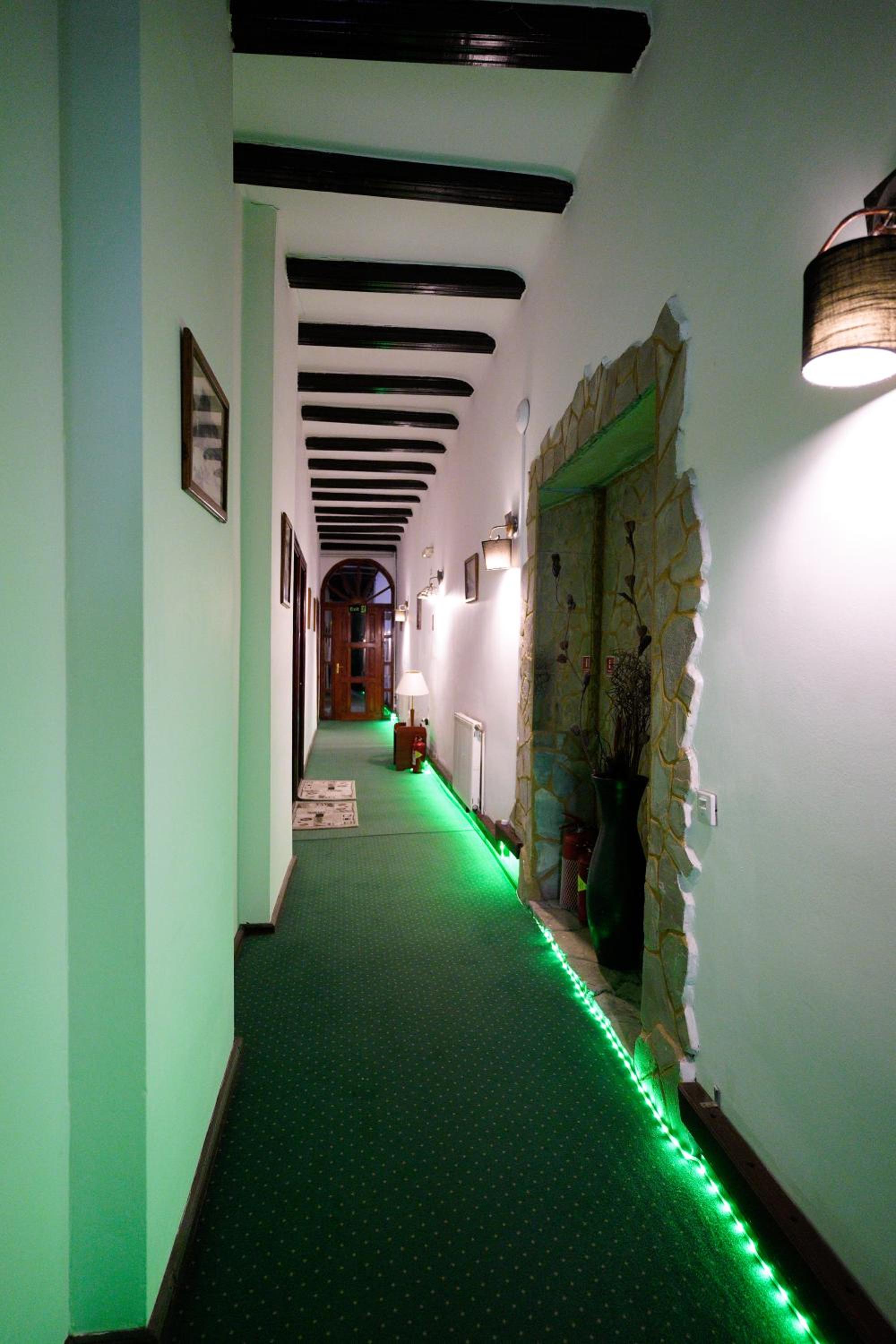 Photo 38