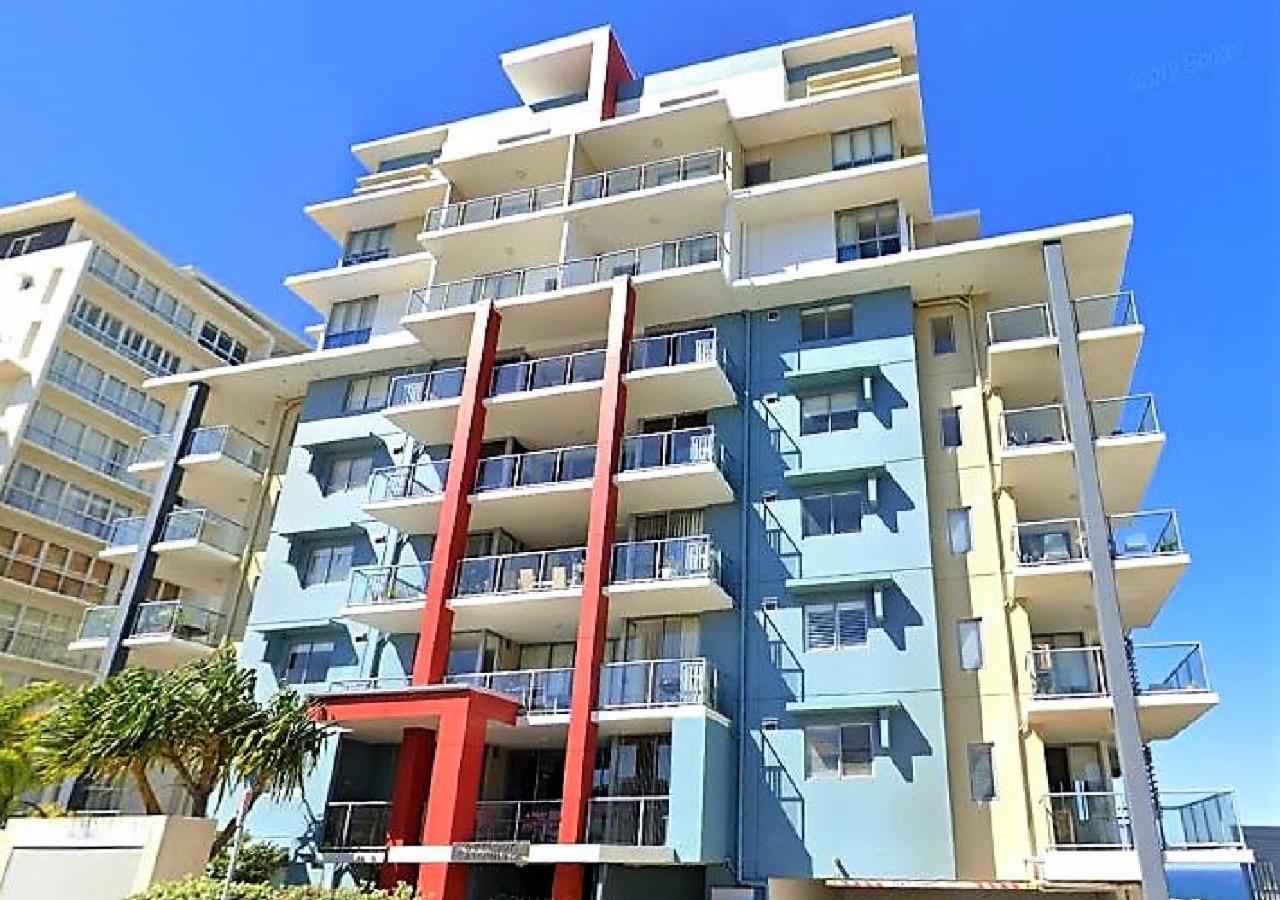 Caloundra Vacations - Central Kings Beach 2 BR APT w Pool and Spa access - Property Image 3