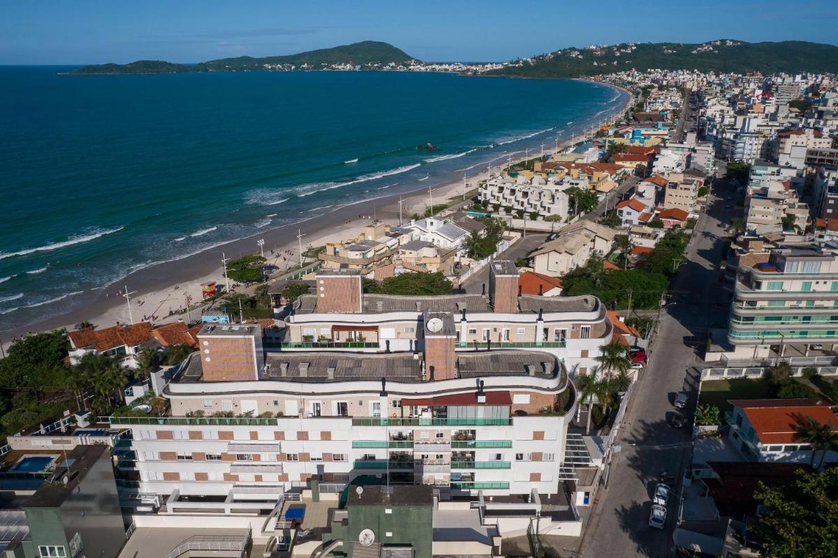 Varandas 01 B - Confortável Apartamento em Condomínio de luxo a beira mar com Piscina climatizada e Academia