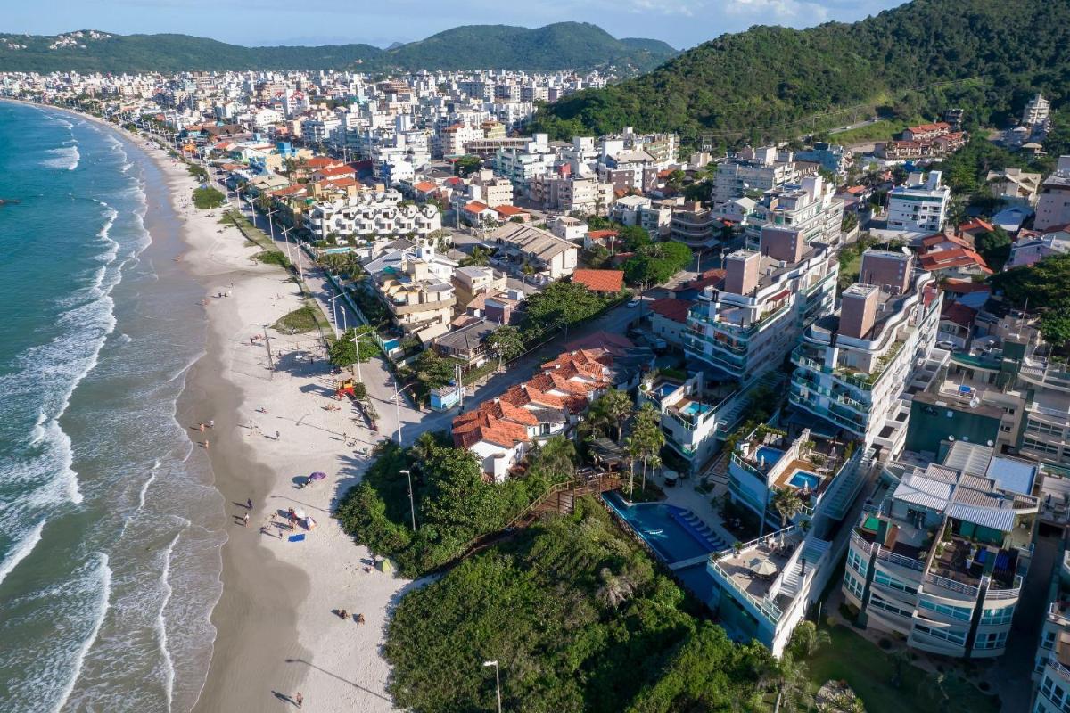 Varandas 01 B - Confortável Apartamento em Condomínio de luxo a beira mar com Piscina climatizada e Academia