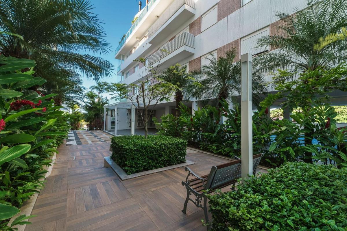 Varandas 01 B - Confortável Apartamento em Condomínio de luxo a beira mar com Piscina climatizada e Academia