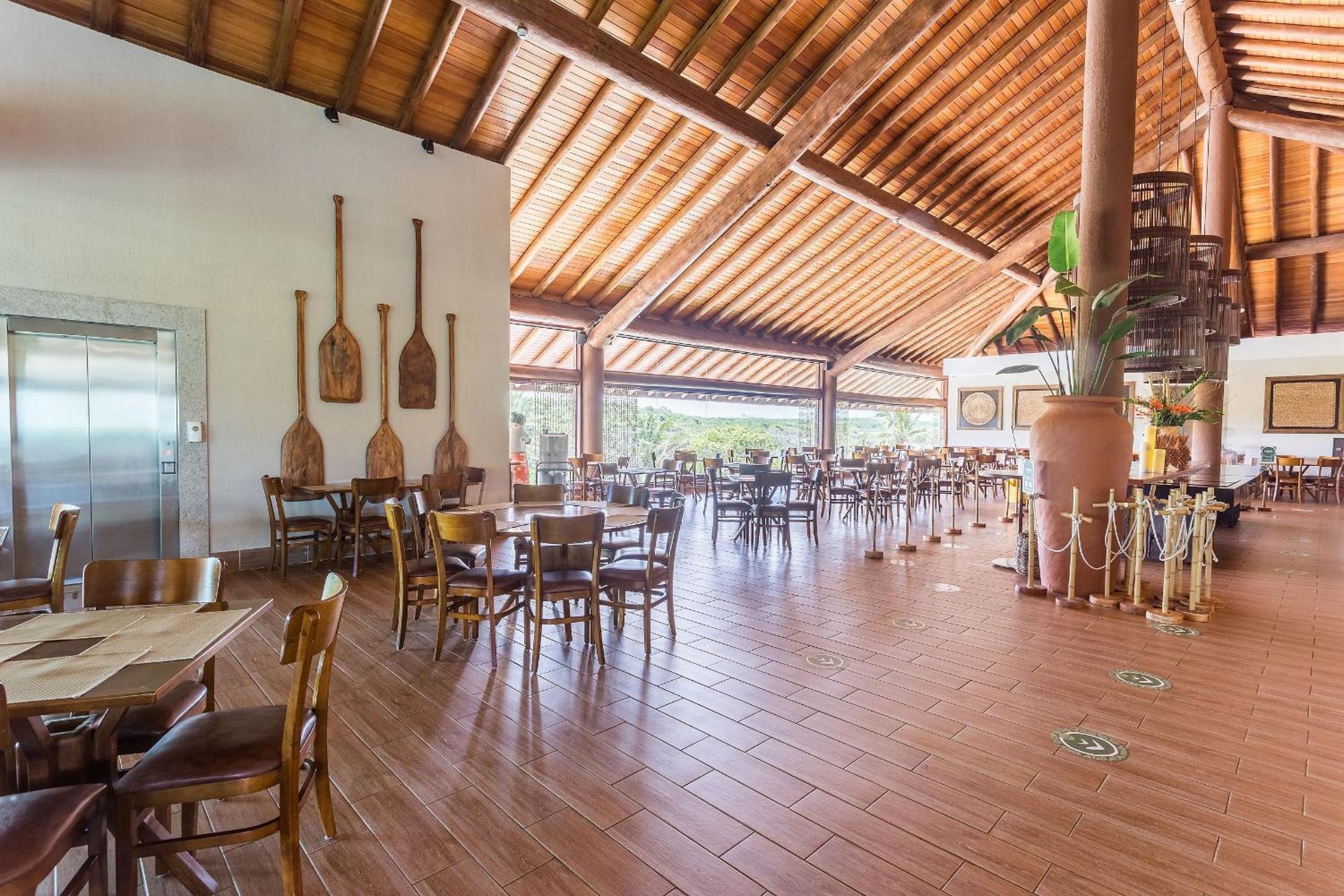 Lindo e confortável apartamento no La Fleur Polinésia Muro Alto