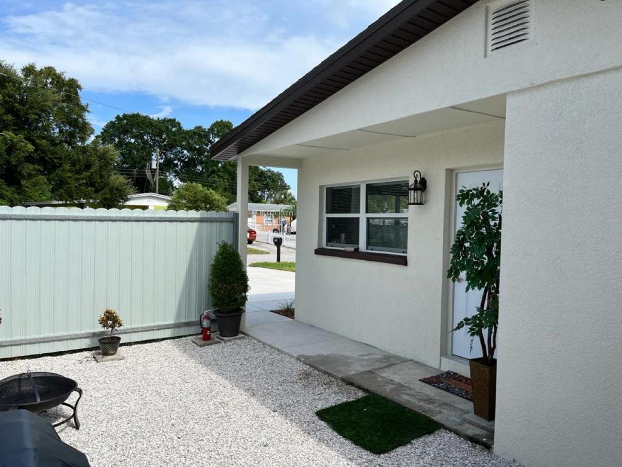 Incredible comfortable apartments near the airport and beaches view 2