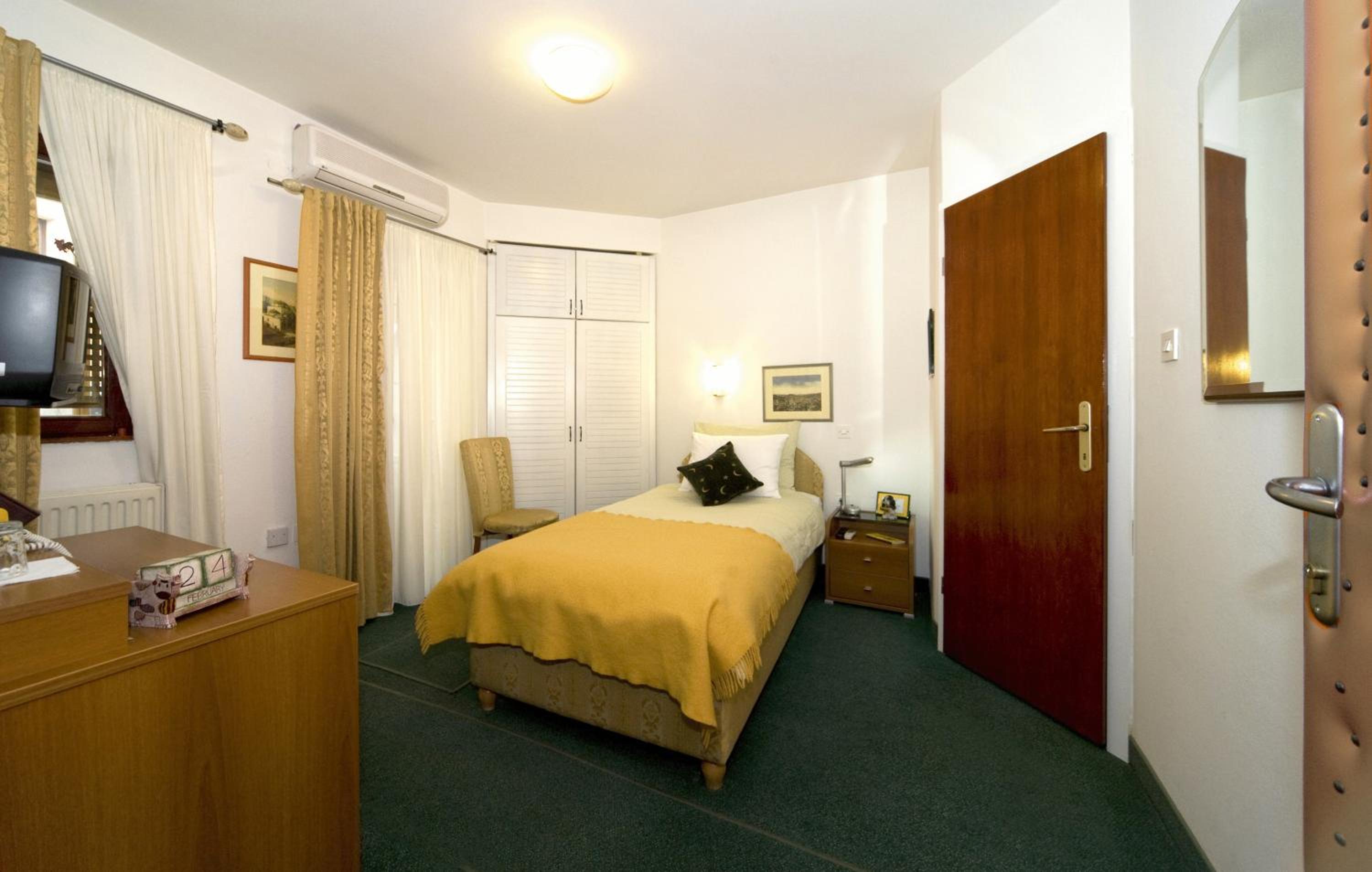 Halvat Guesthouse