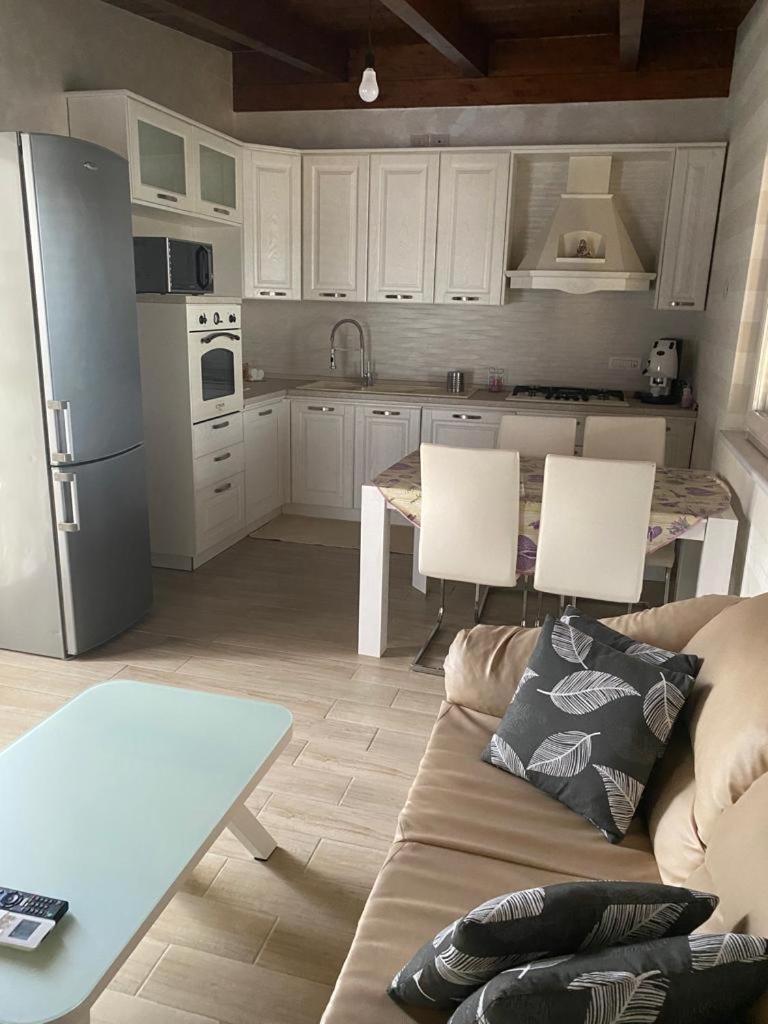 Smart's Home Luxury Airport