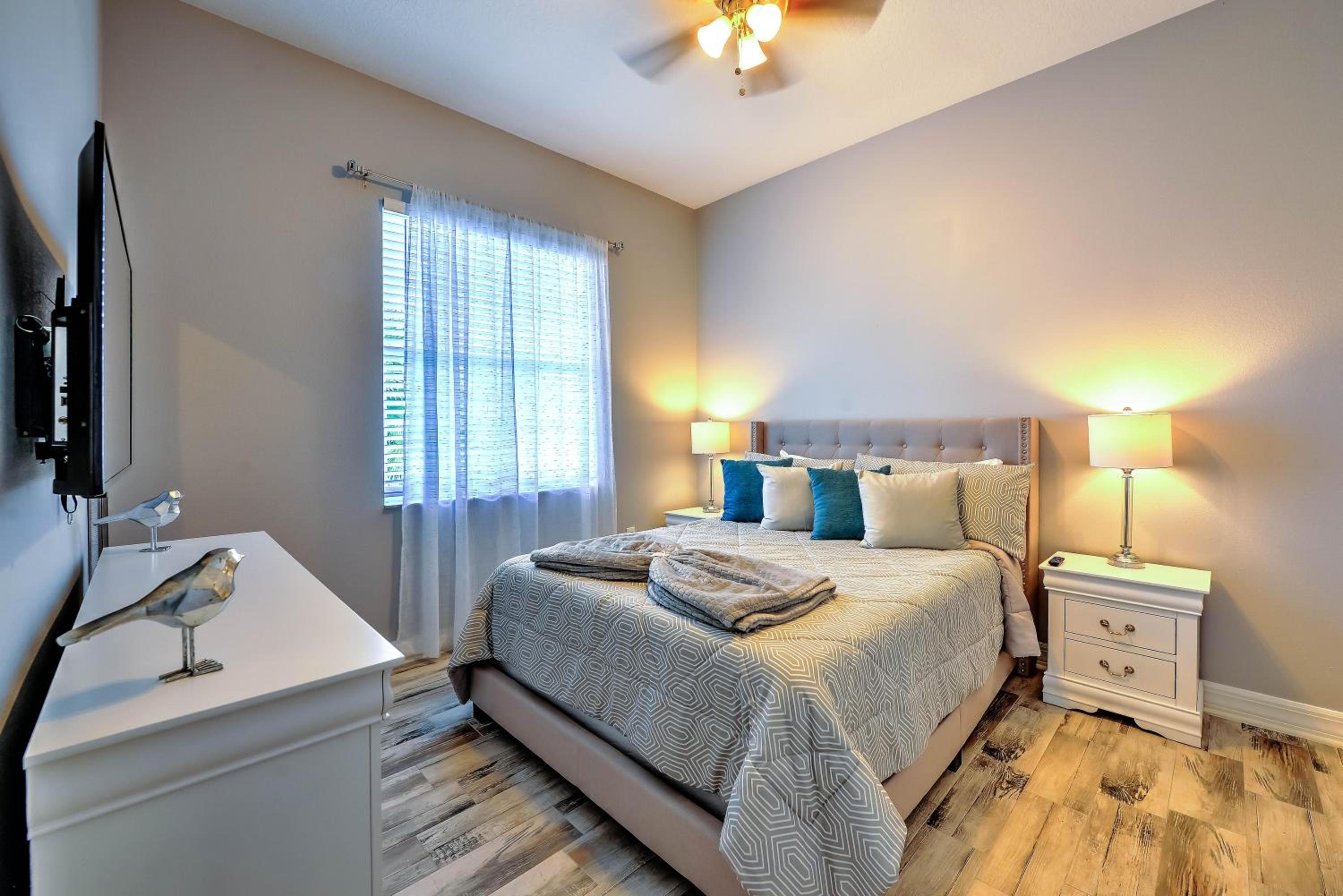 Private Pool, Game Room, Near Disney And Universal!!