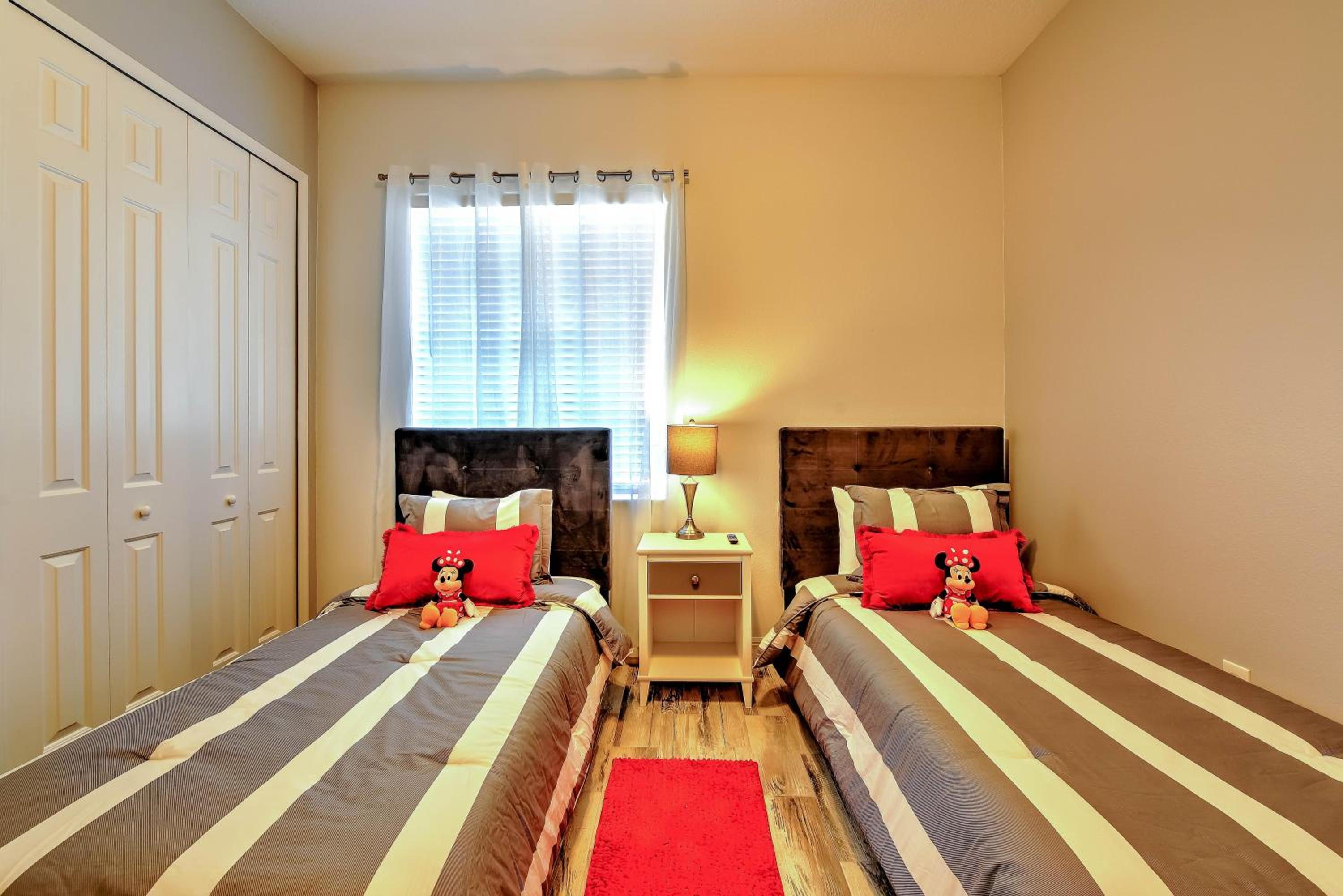 Private Pool, Game Room, Near Disney And Universal!!