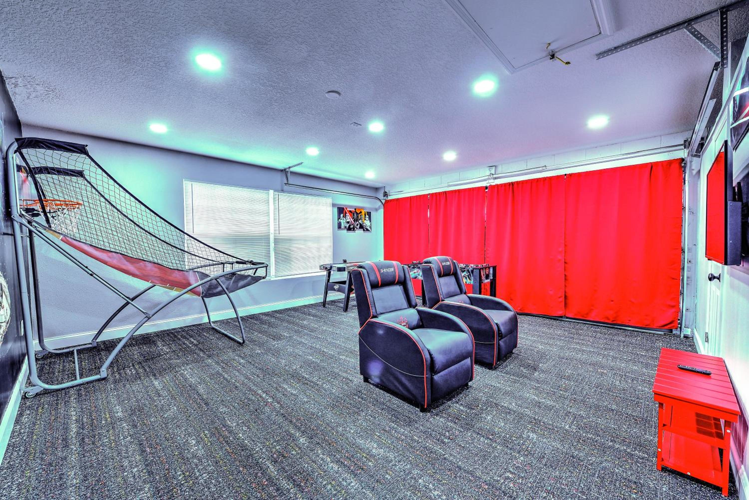 Private Pool, Game Room, Near Disney And Universal!!