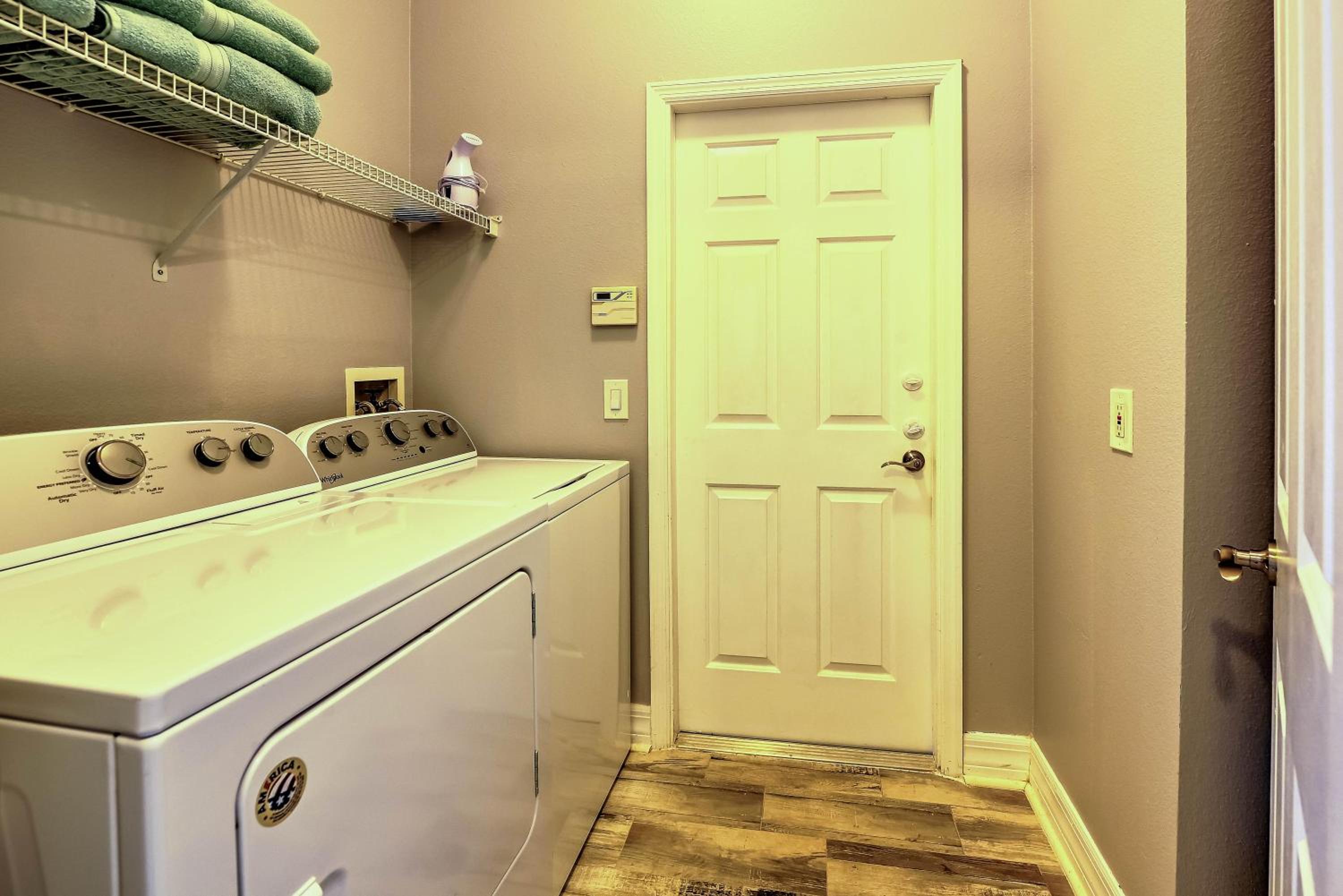 Private Pool, Game Room, Near Disney And Universal!!