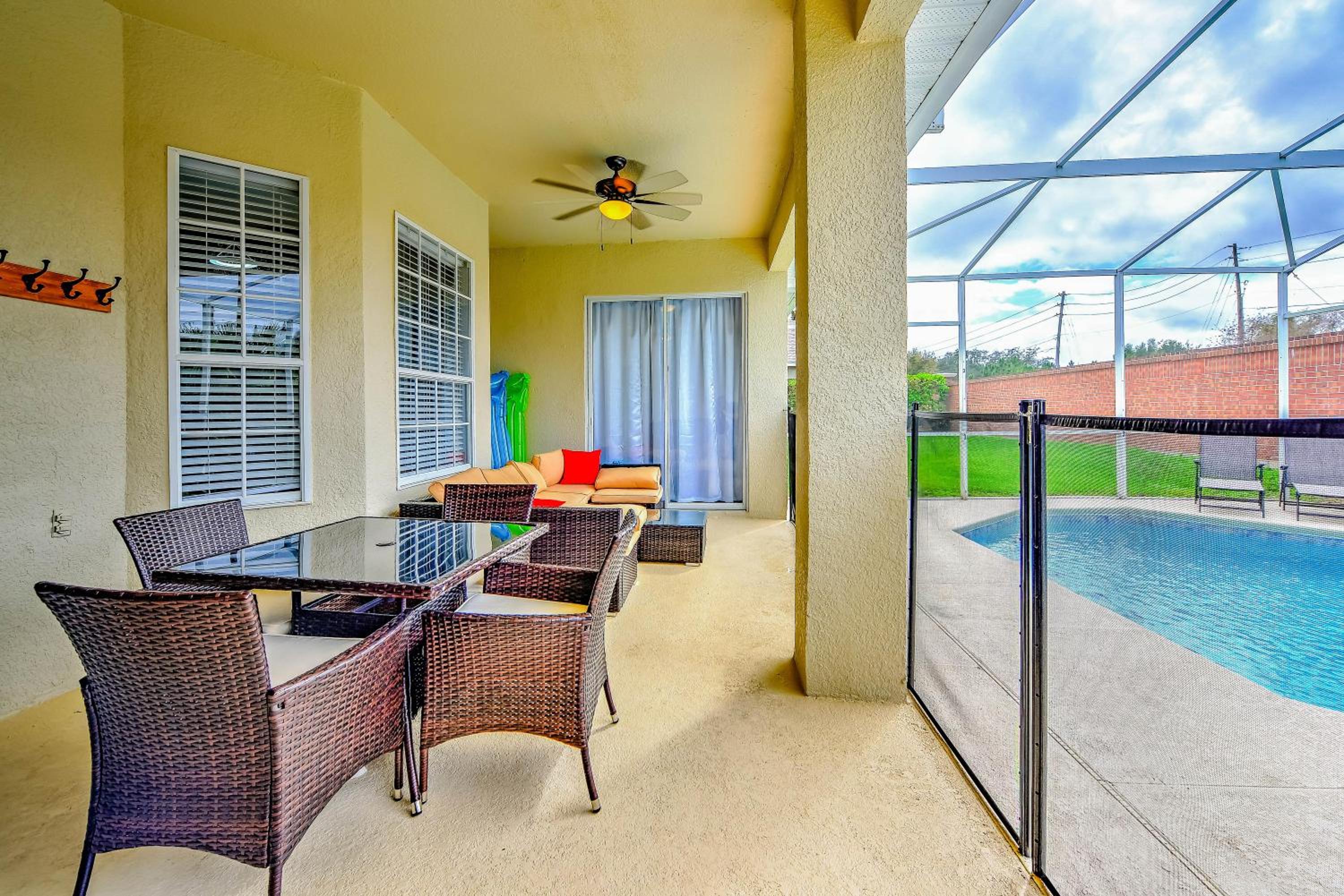 Private Pool, Game Room, Near Disney And Universal!!