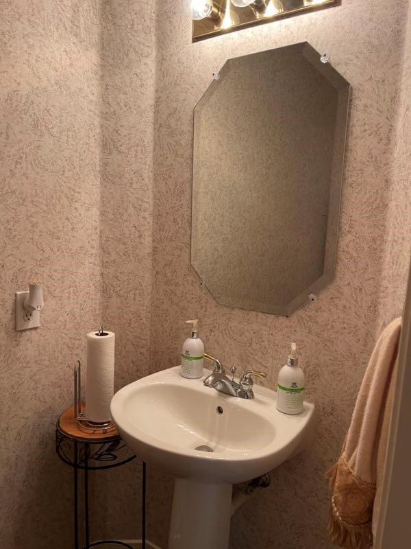 Unwind and Relax 4 Bedroom Stay - Property Image 41