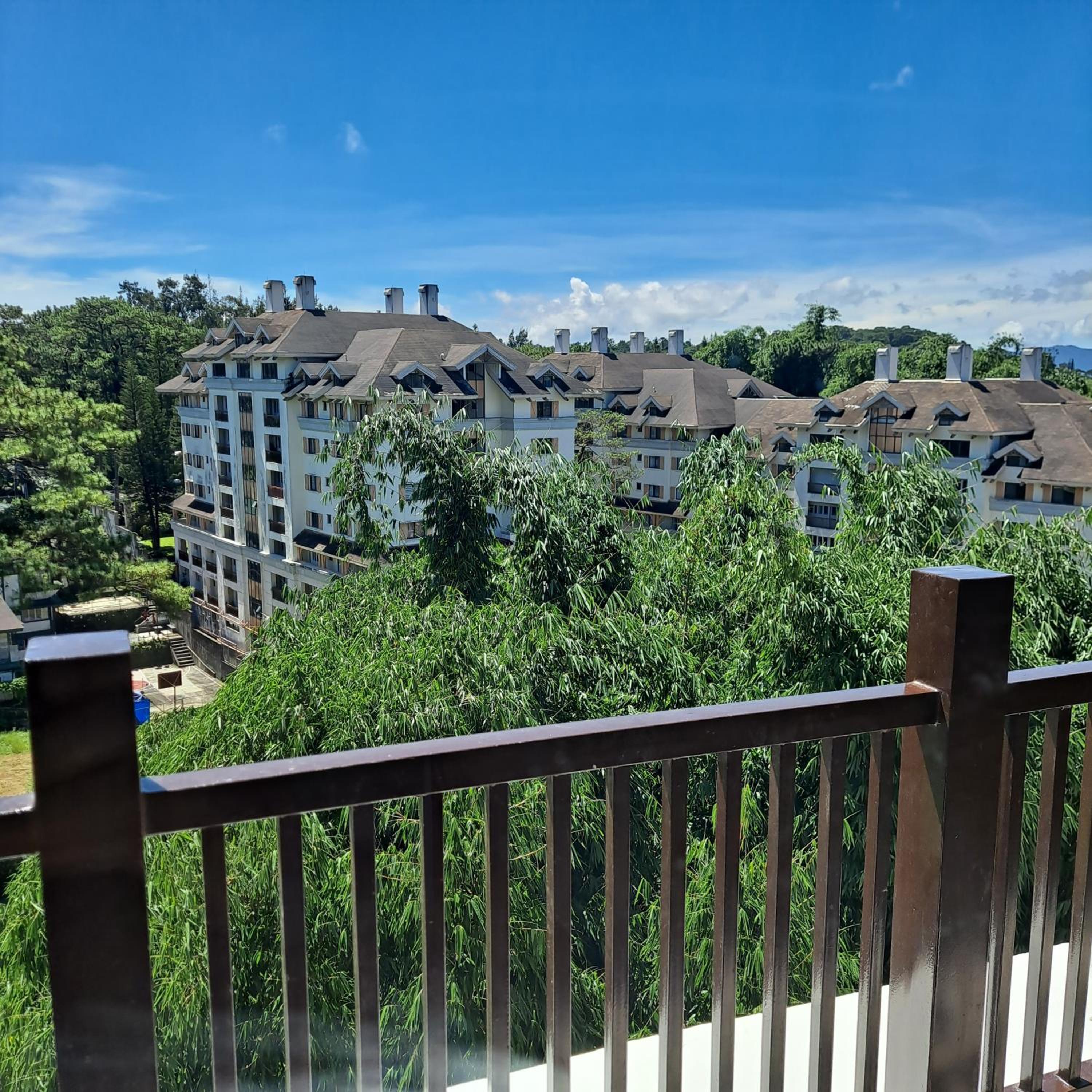 Brenthill Condo Suite