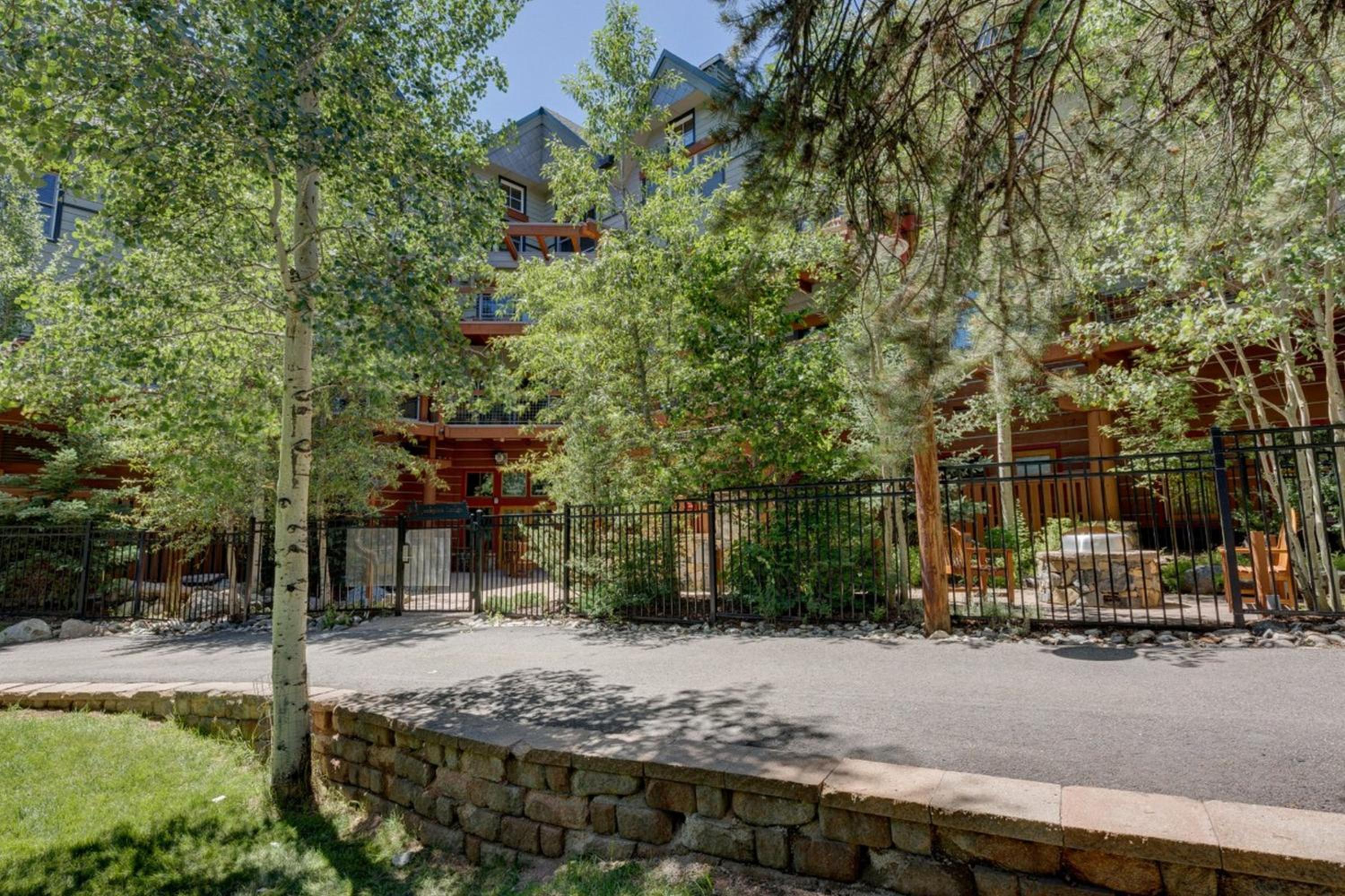 Jackpine Lodge by Summit County Mountain Retreats view 5