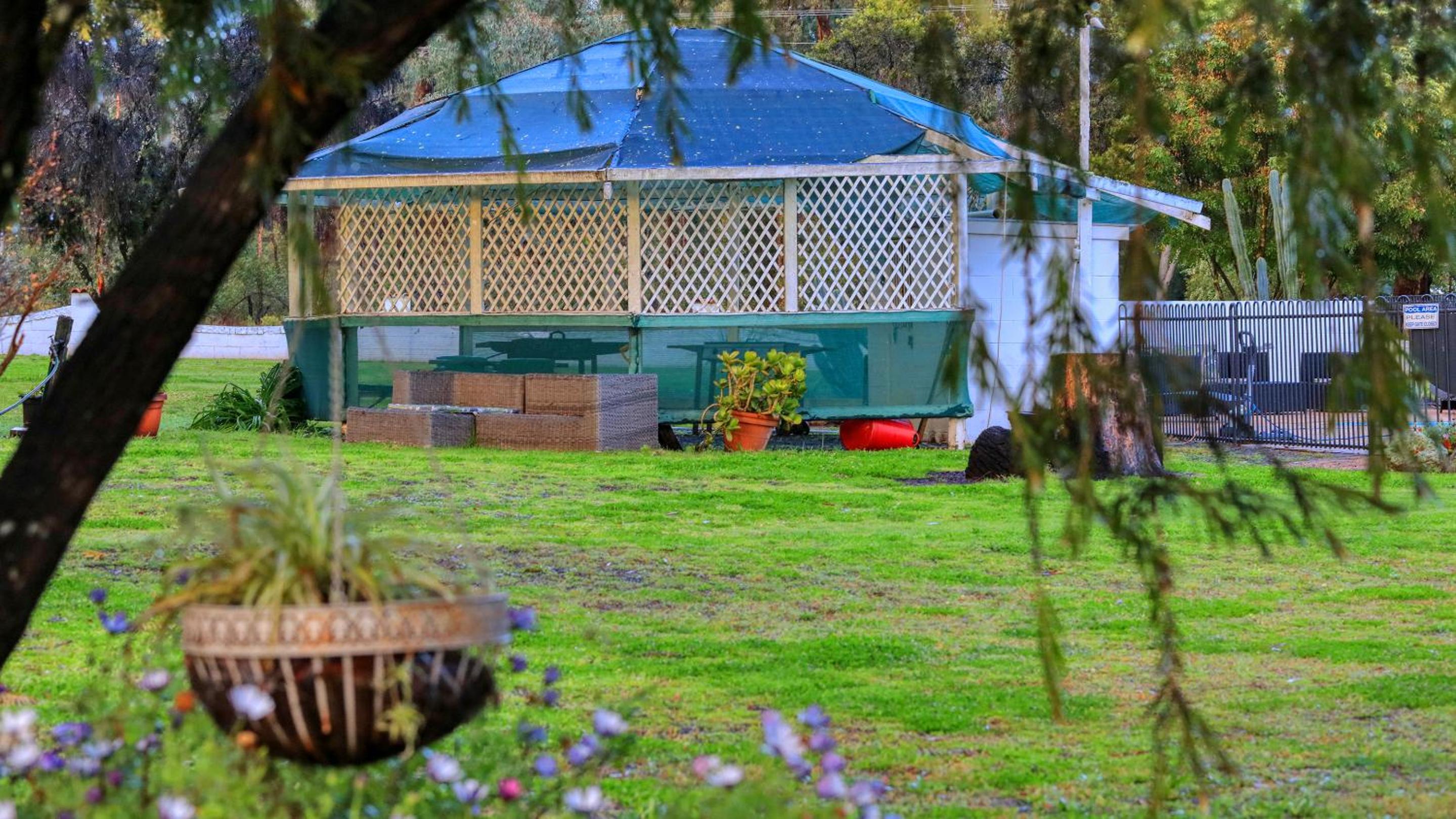 Azalea Motel