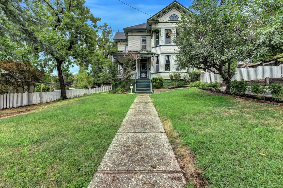 Grass Valley Vacations - Golden Dreams Inn - Property Image 1