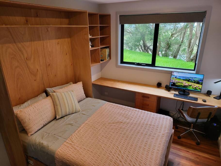 Alogara House, Modern, 6 bedrooms with hot tub and views