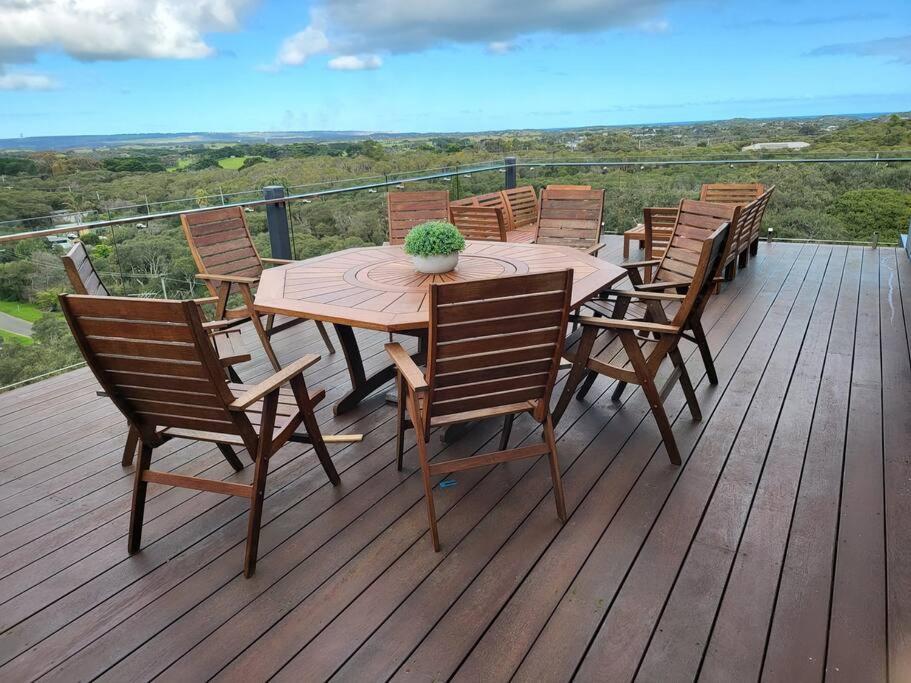 Alogara House, Modern, 6 bedrooms with hot tub and views
