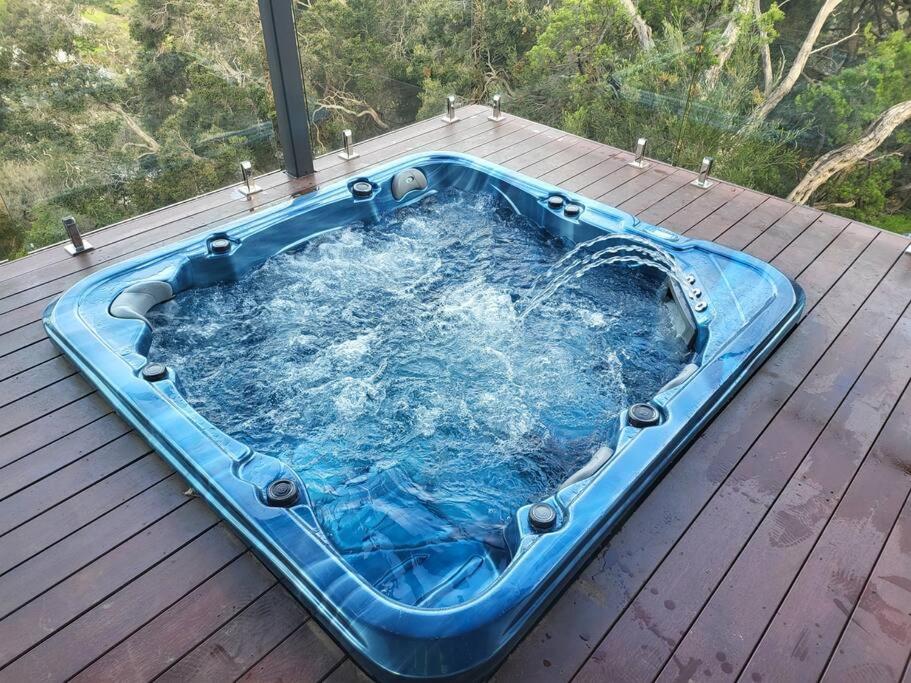 Alogara House, Modern, 6 bedrooms with hot tub and views
