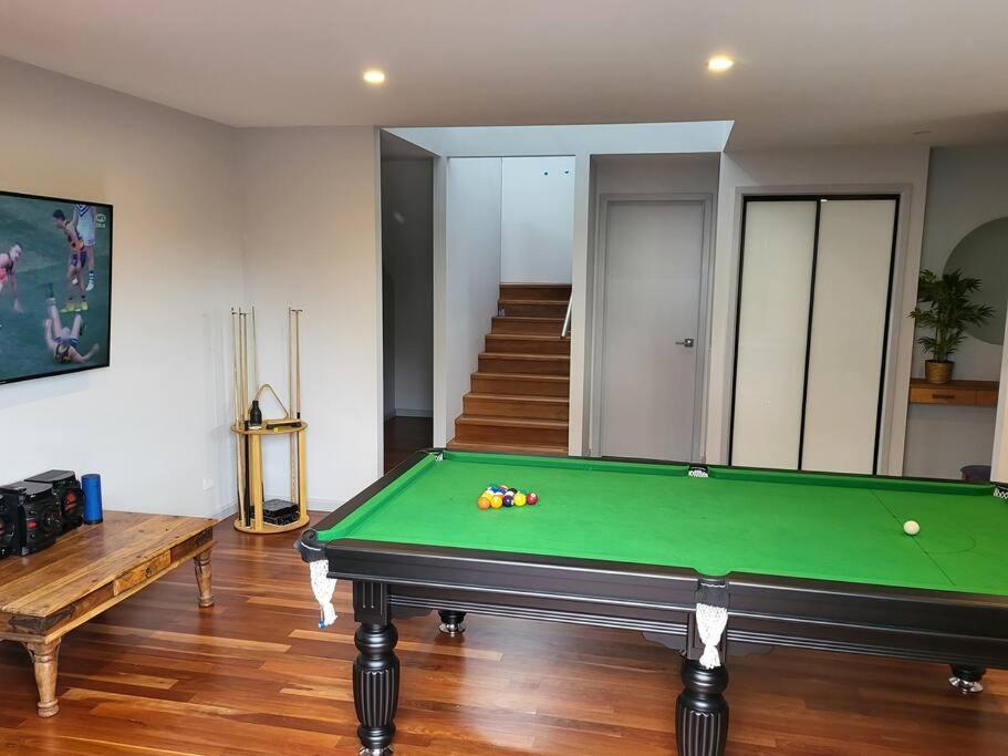 Alogara House, Modern, 6 bedrooms with hot tub and views