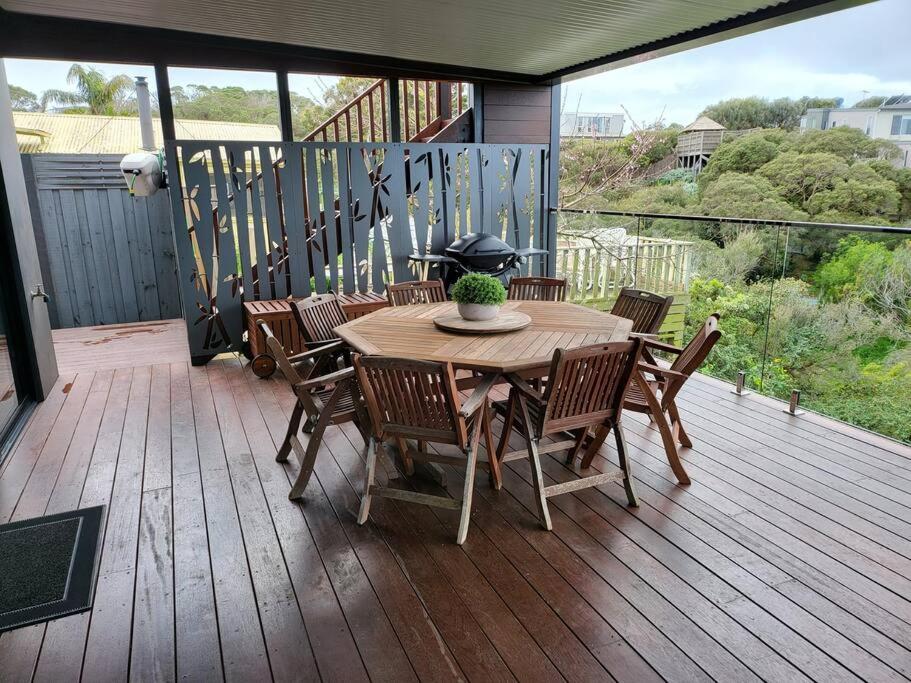 Alogara House, Modern, 6 bedrooms with hot tub and views