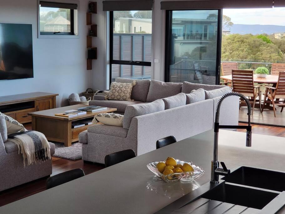 Alogara House, Modern, 6 bedrooms with hot tub and views