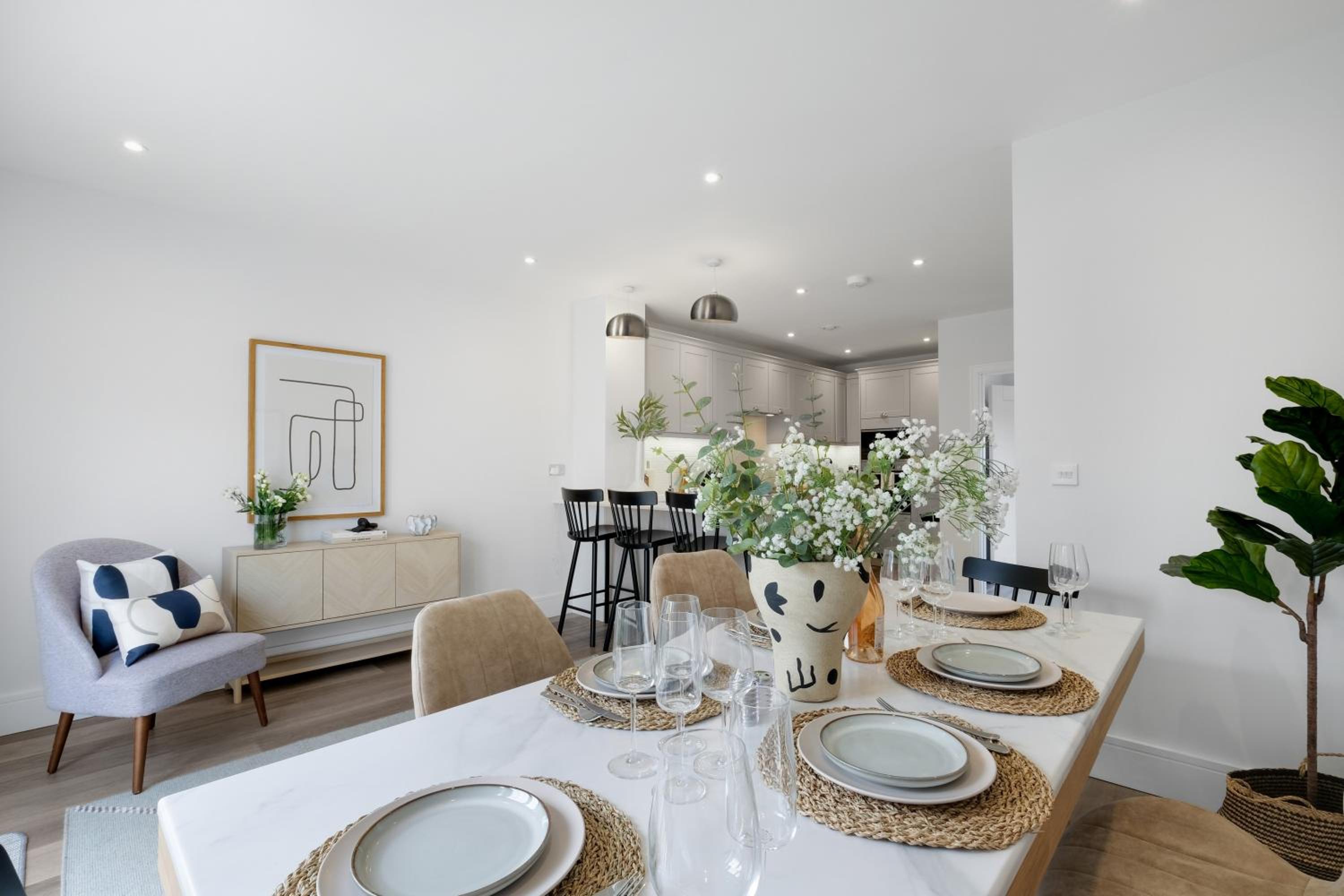 Design-Led Luxurious Townhouse Prime Location W/ Parking view 2