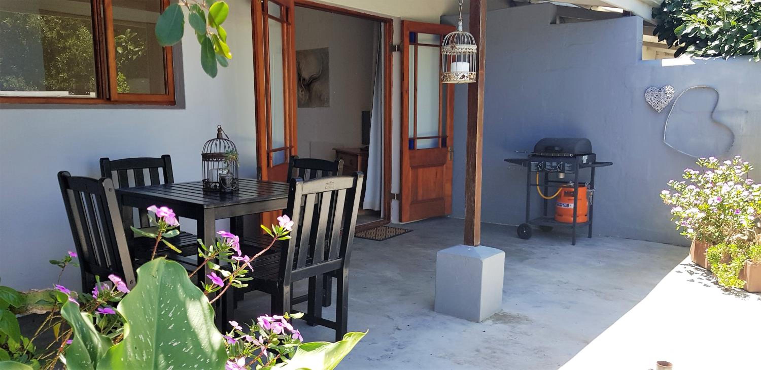 Hemel en Aarde Village Accommodation - Image 2