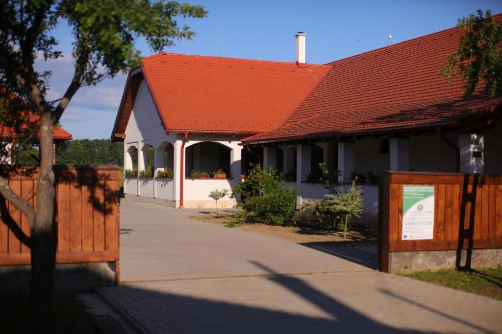 Photo 48