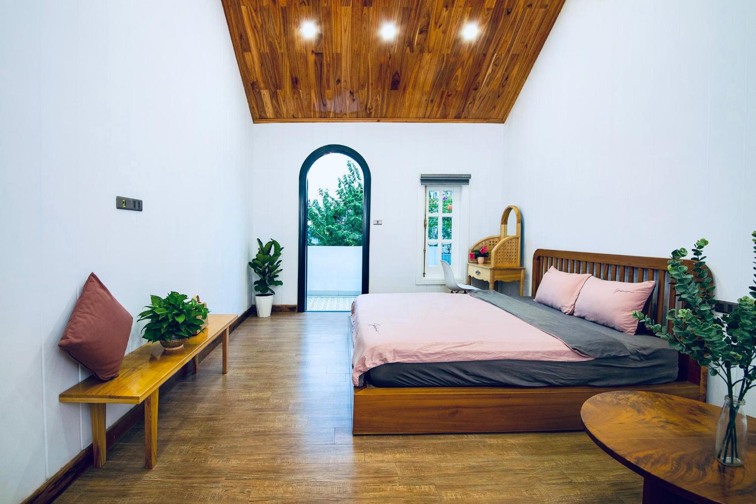 May house - Entire romantic 3 bedroom villa with pool view 5
