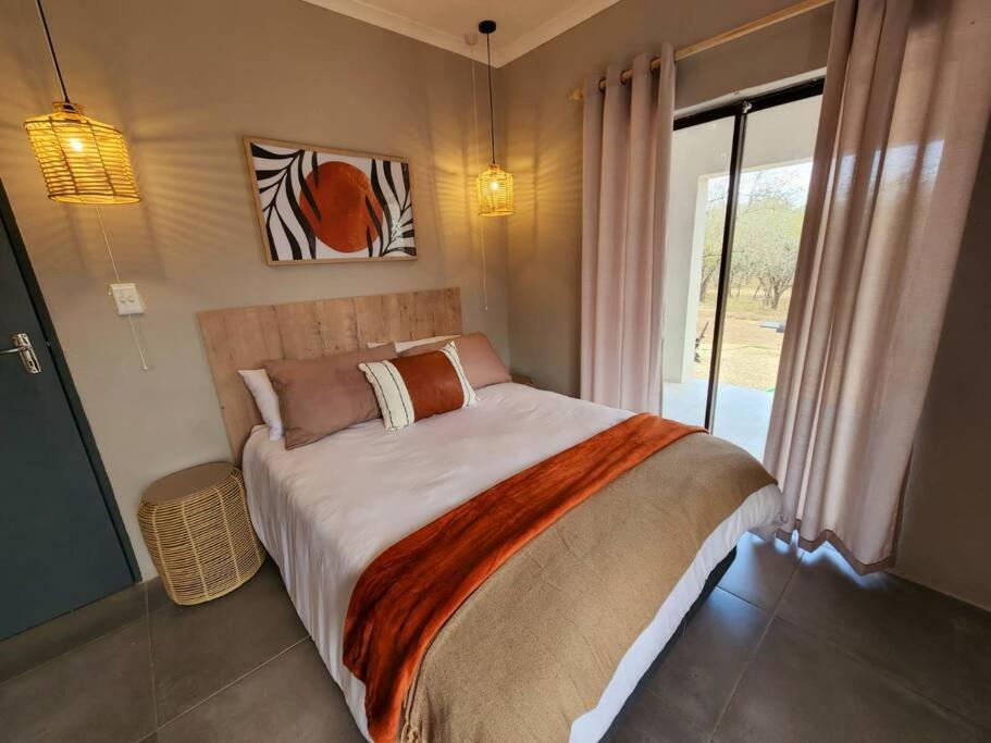 2 Bedroom Bush Villa close to the Kruger view 5